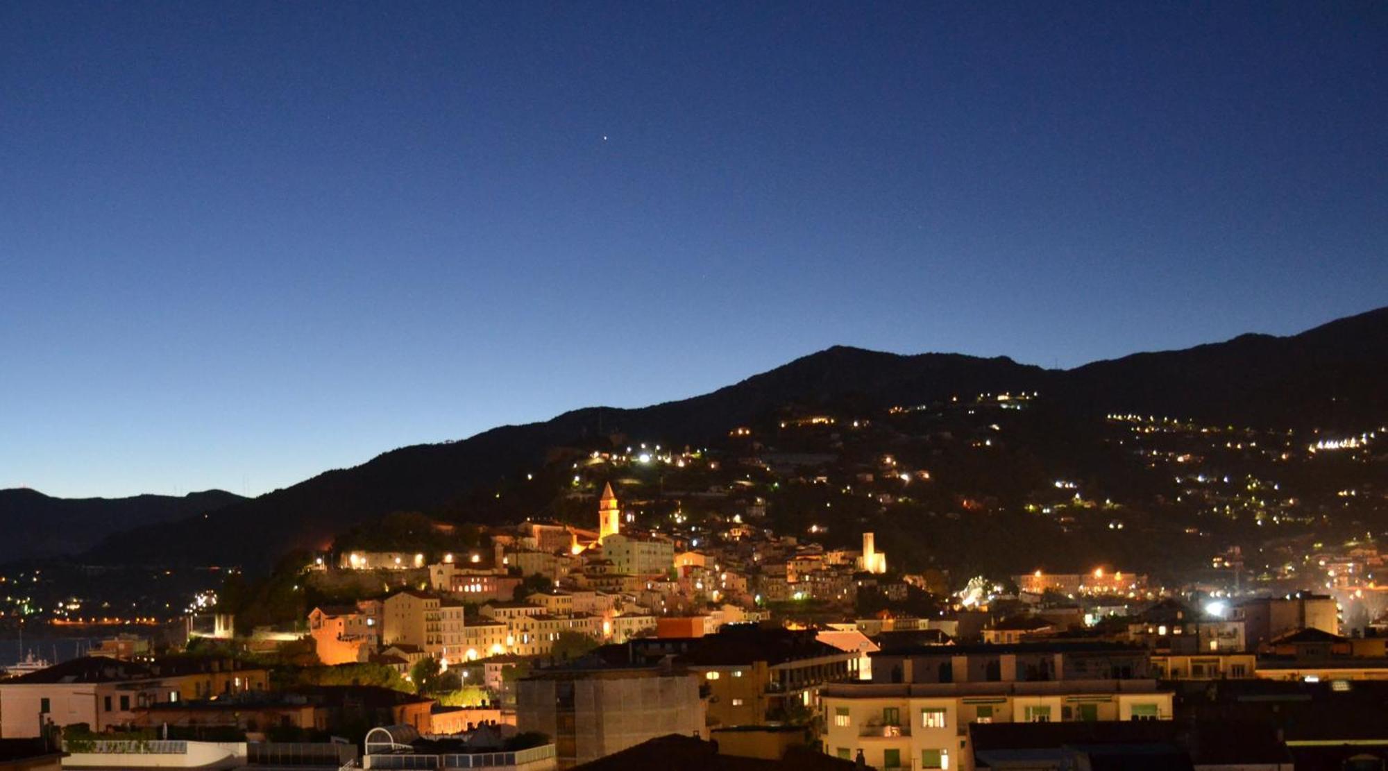 A Spasso Ventimiglia Luaran gambar